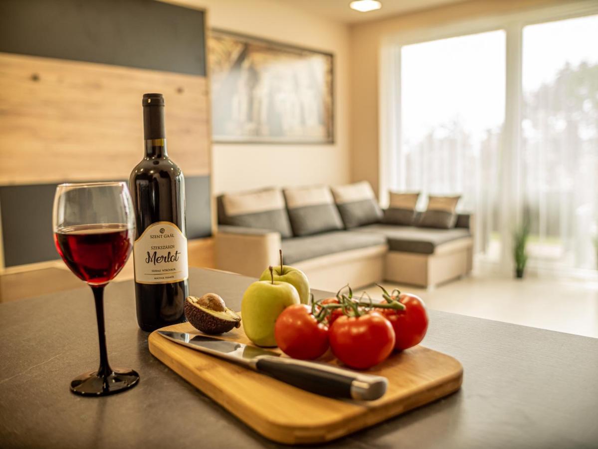 Panorama Superior Apartments - Pool, Garden, Parking Balatonalmádi Zewnętrze zdjęcie