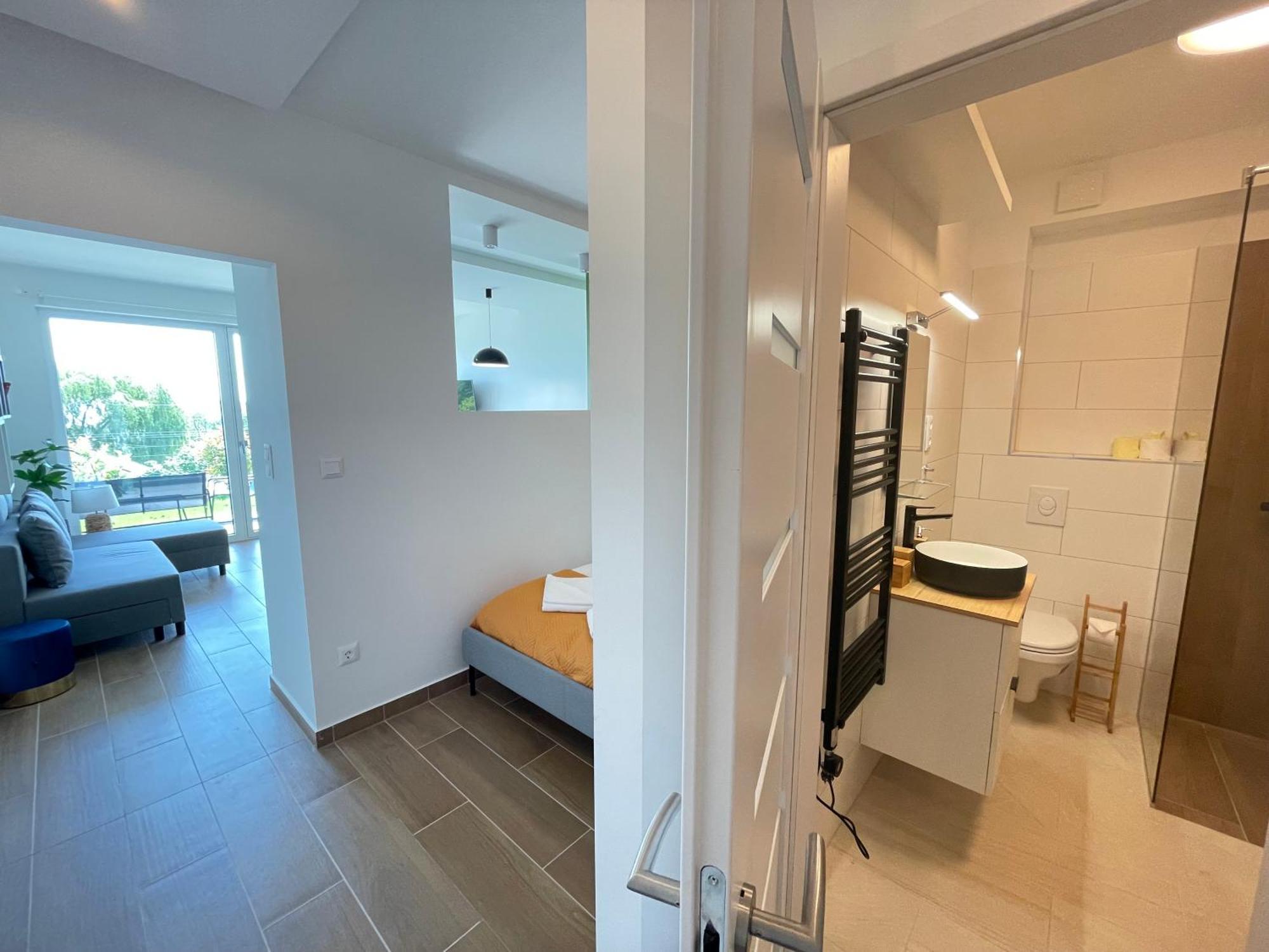 Panorama Superior Apartments - Pool, Garden, Parking Balatonalmádi Zewnętrze zdjęcie